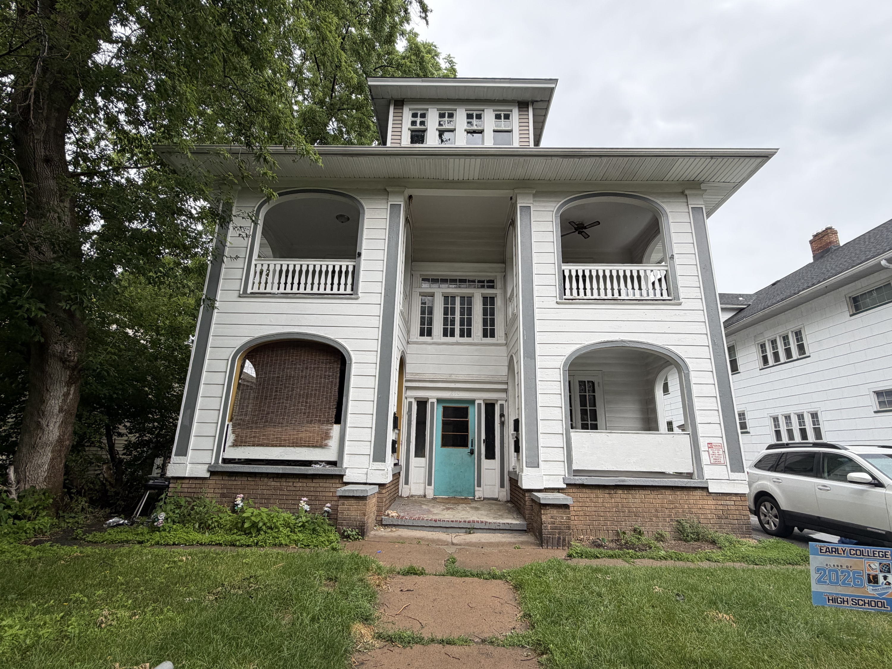 Property main image