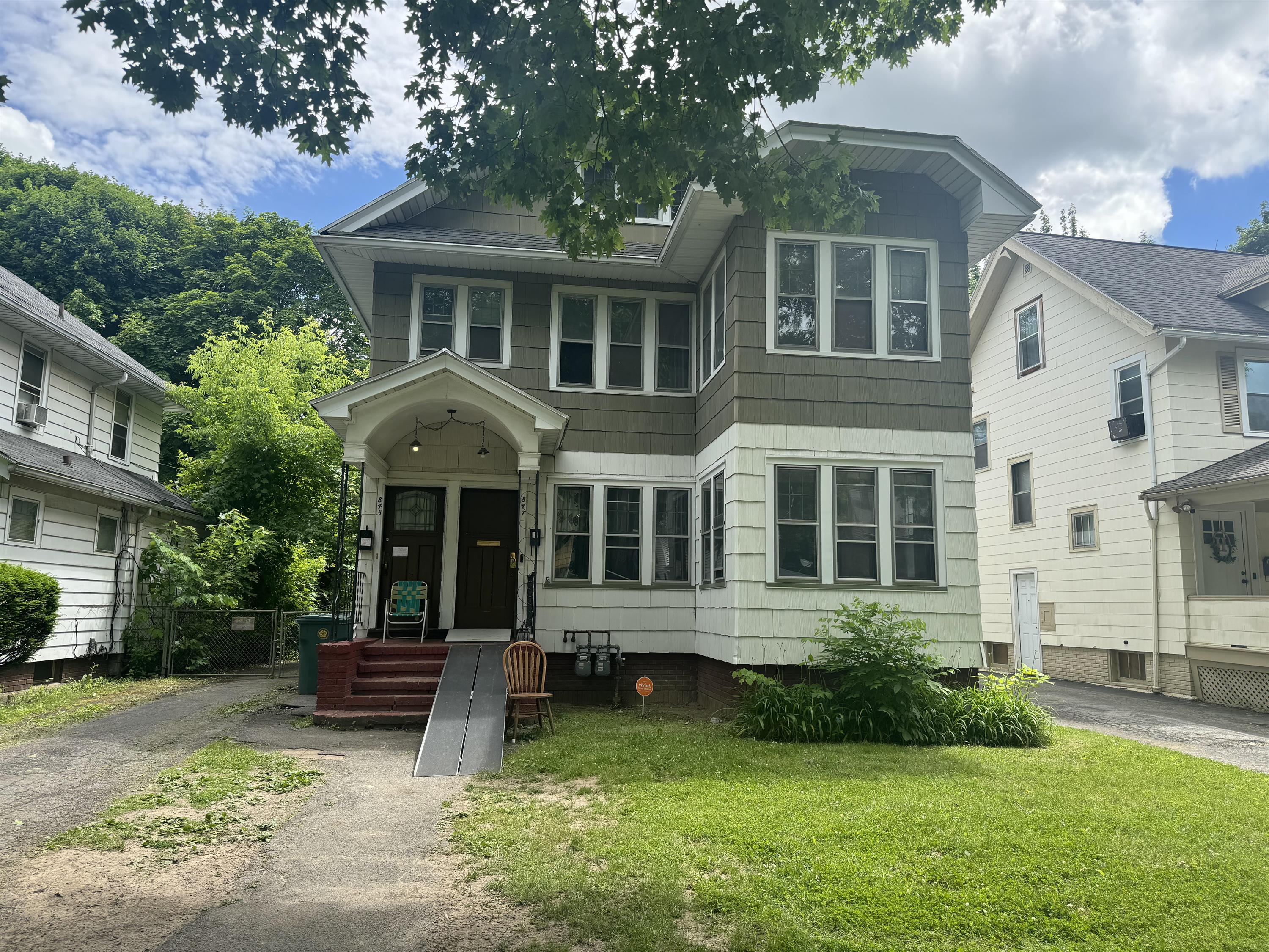 845-847 Arnett Boulevard - 845