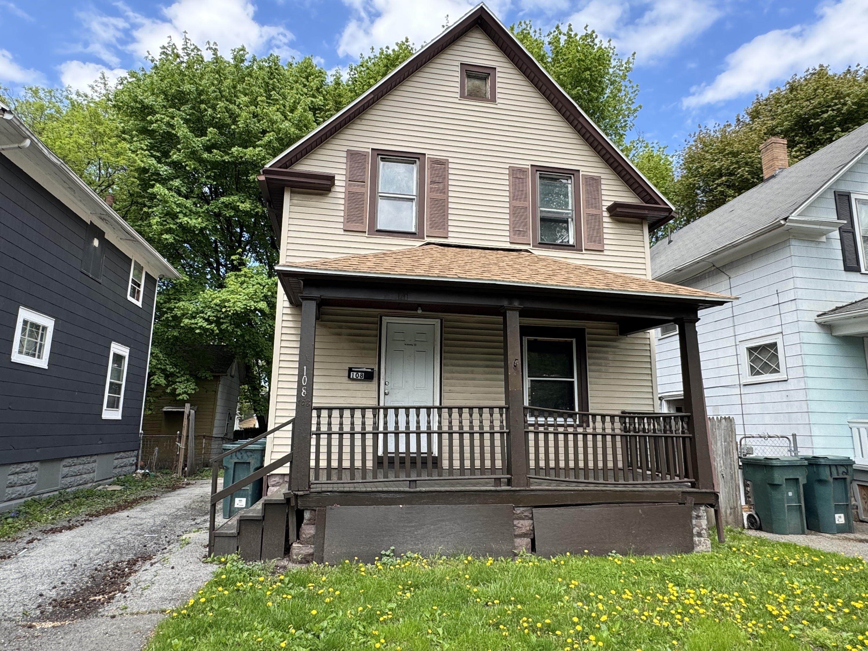 Property main image