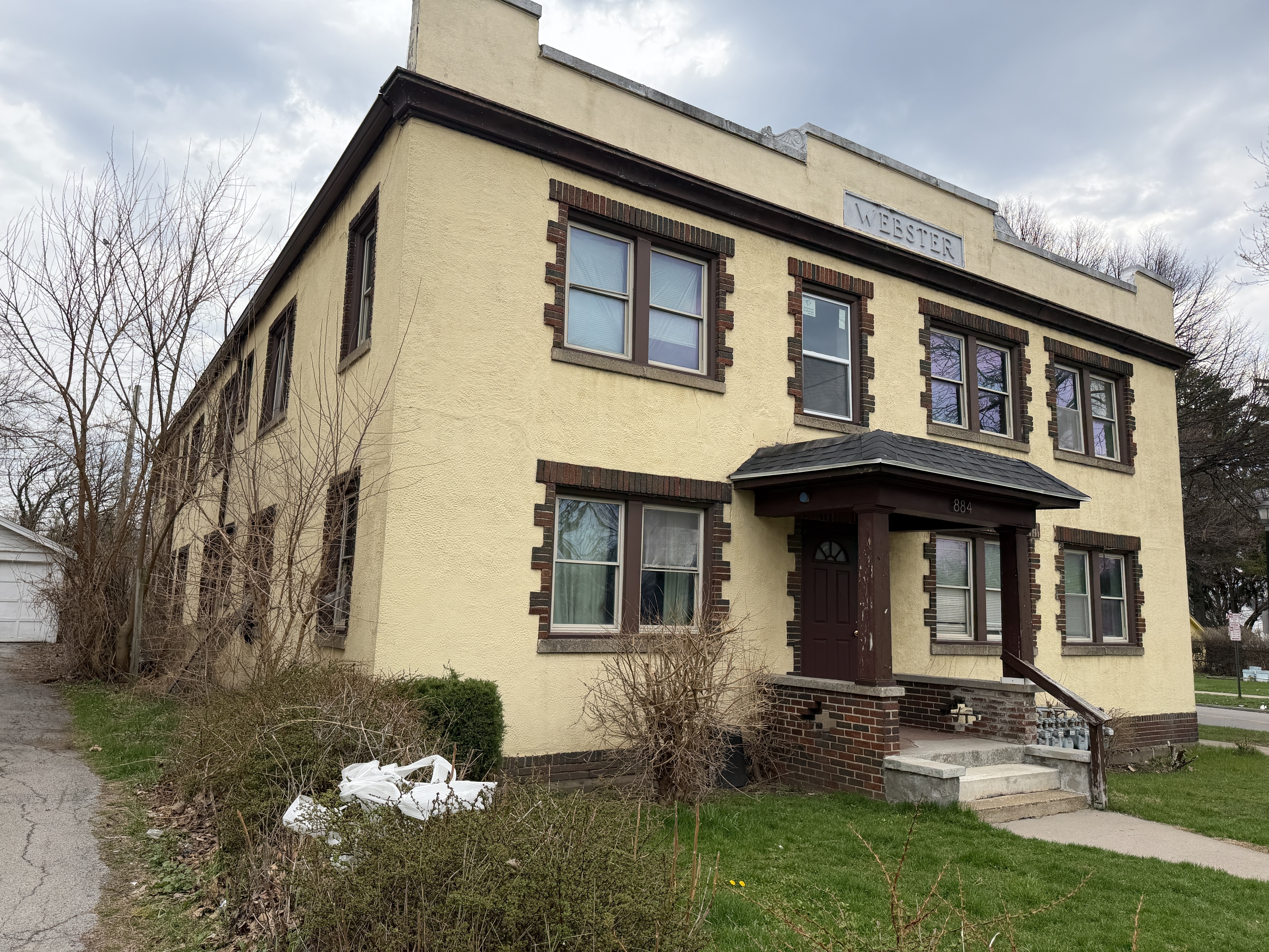 884 Bay Street - 3