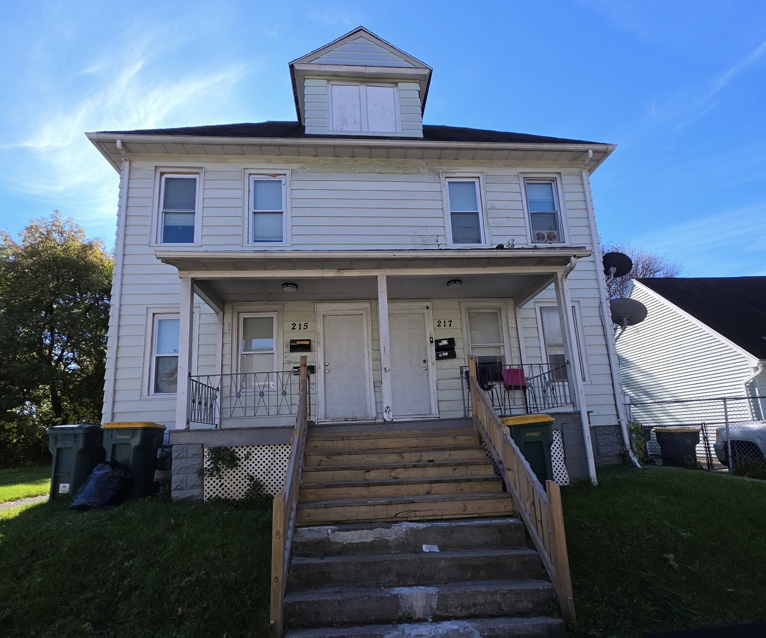 215-217 Emerson Street - 215 UP